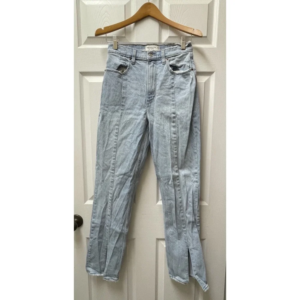 Abercrombie & Fitch Women's 27 Ultra High Rise 90's Relaxed Straight‎ Leg Denim